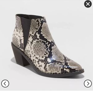 Luna Snakeskin Chelsea boot